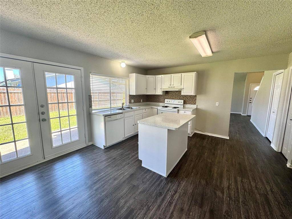 2508 S Center Street S, Arlington, TX 76014