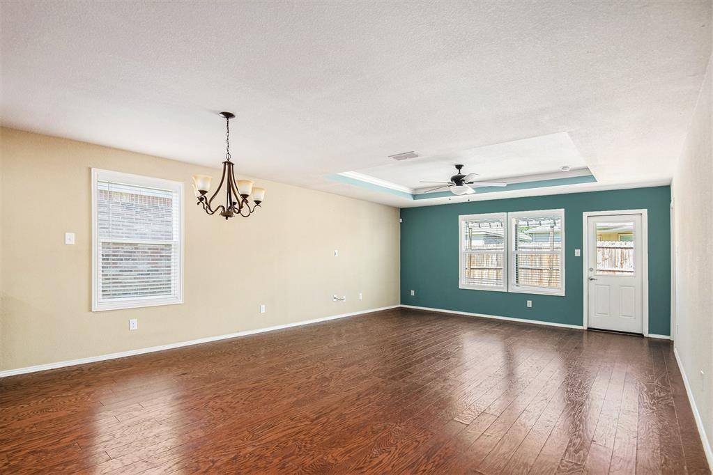 304 Chert Lane, Fort Worth, TX 76131