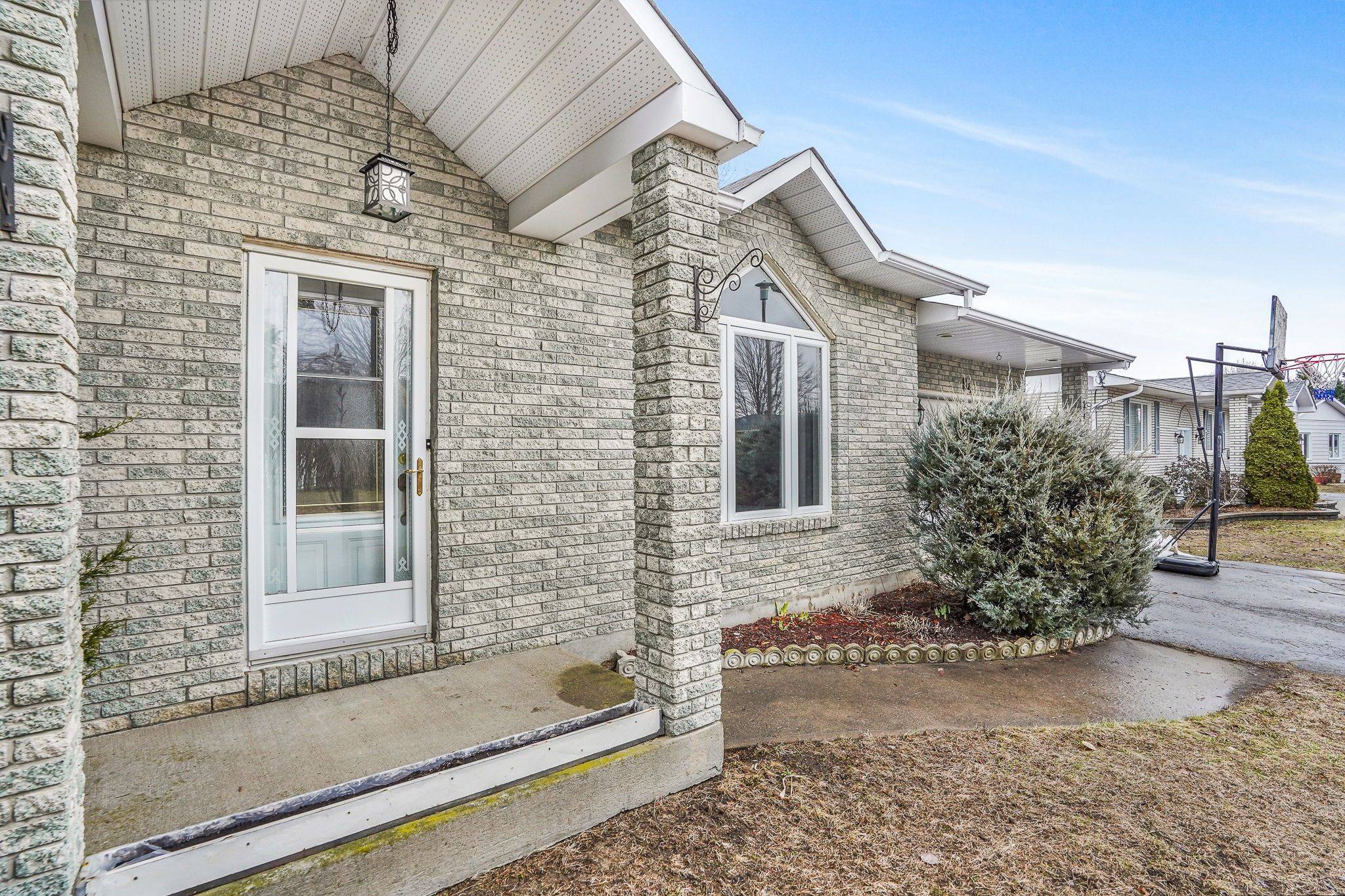 84 Lalande CRES, Alfred And Plantagenet, ON K0B 1A0