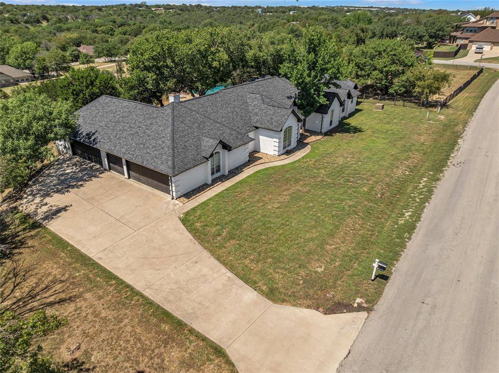 311 Diamond Oaks Drive, Hudson Oaks, TX 76087