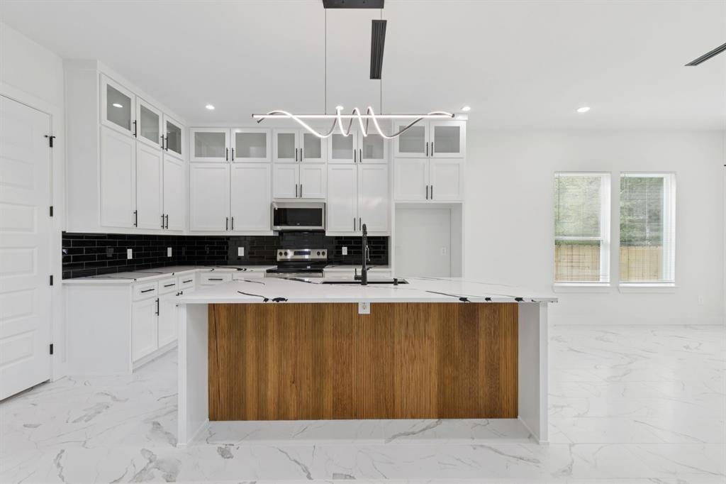 4715 S Denley Drive, Dallas, TX 75216