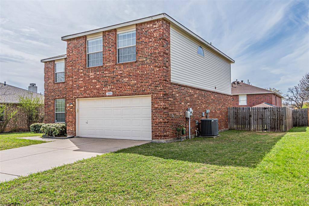 7804 Hidden Path Lane, Denton, TX 76210