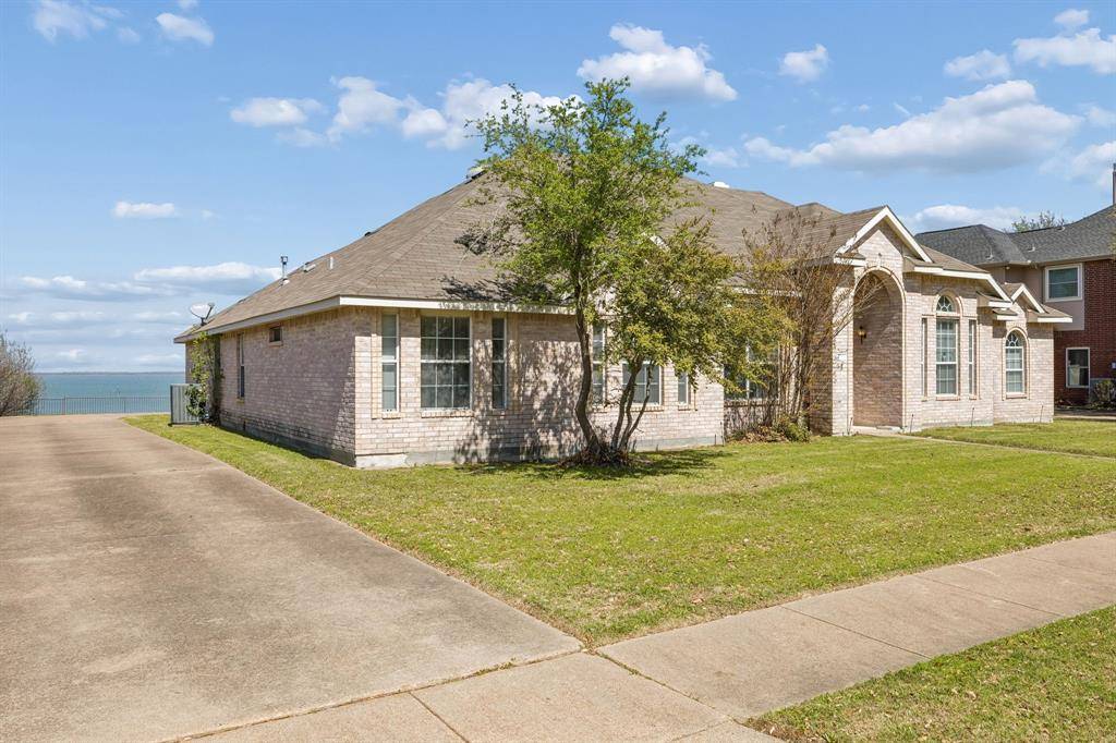 9001 Briarcrest Drive, Rowlett, TX 75089