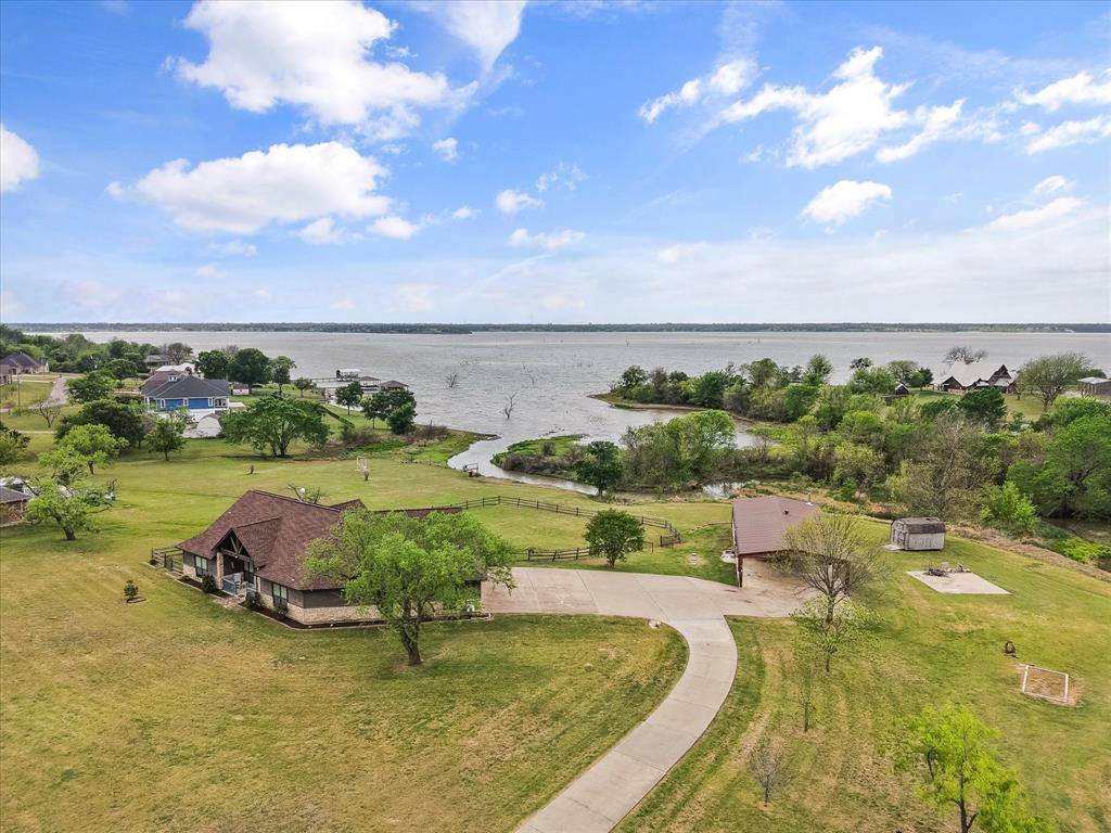 142 Pearl Valley Drive, Kerens, TX 75144