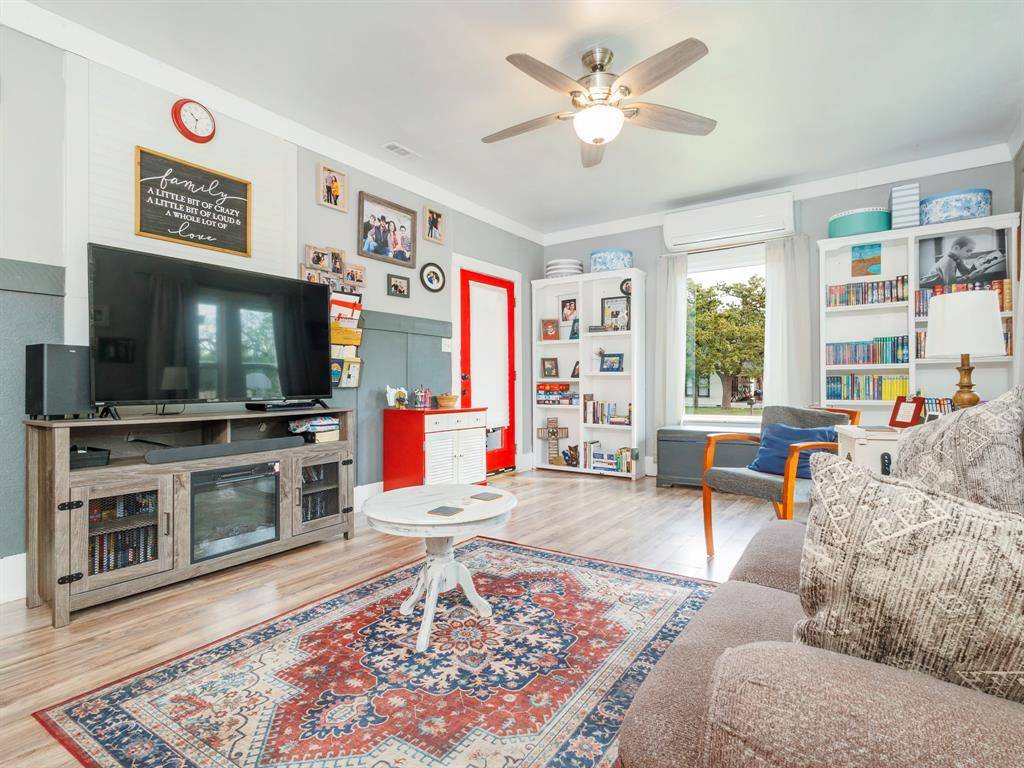 1201 8th Street, Brownwood, TX 76801