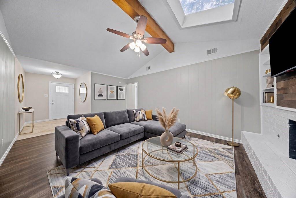 1041 Barber Street, Hurst, TX 76053