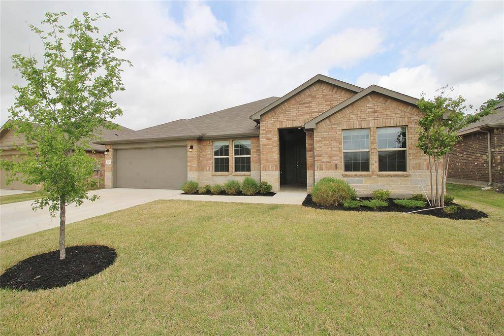 1449 Bennett Drive, Burleson, TX 76028