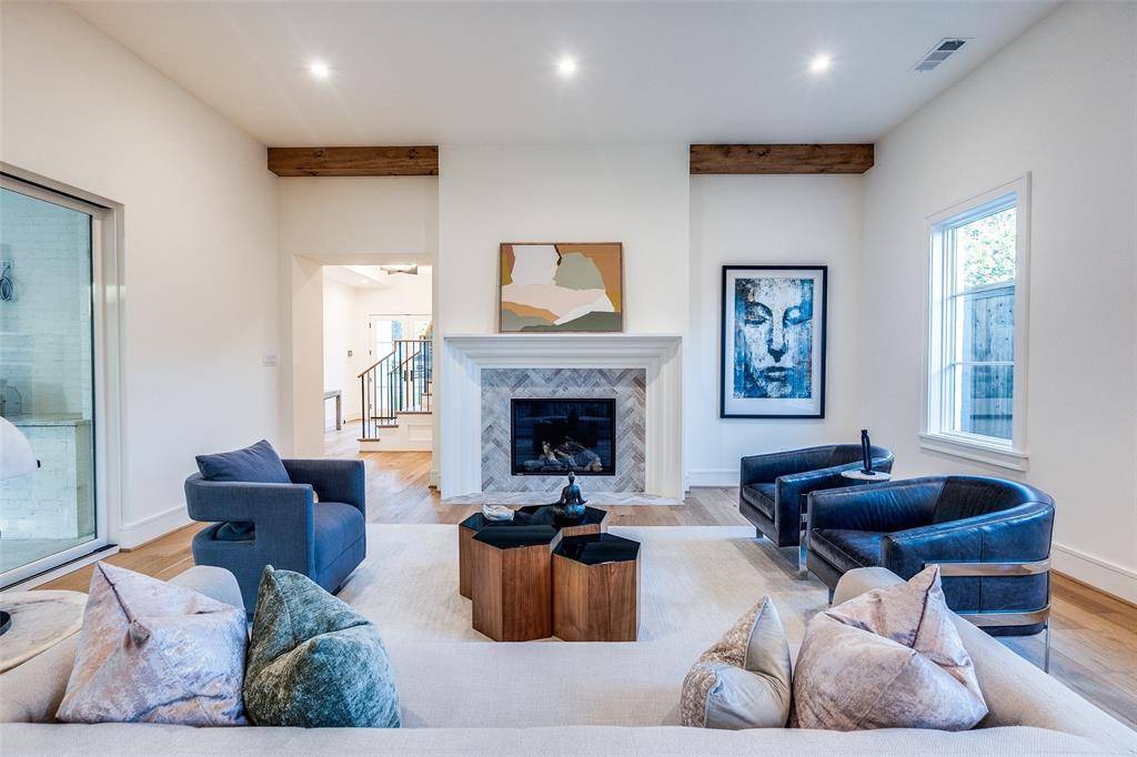 3935 Hawick Lane, Dallas, TX 75220