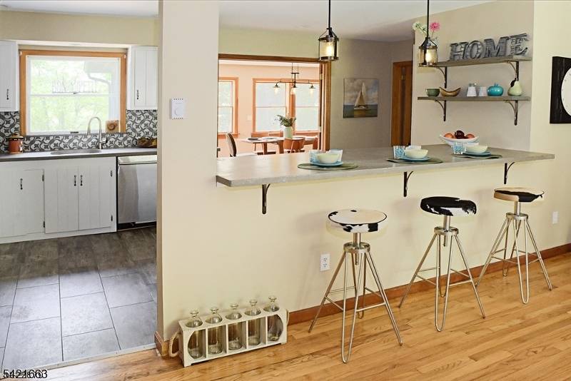 3 Lew May Dr, Andover Twp., NJ 07860