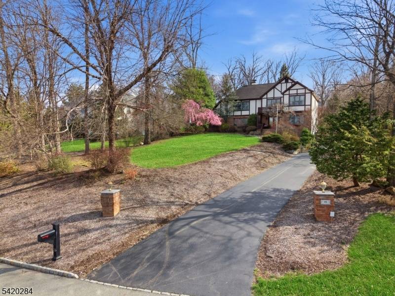 15 Turner Ln, Montville Twp., NJ 07082