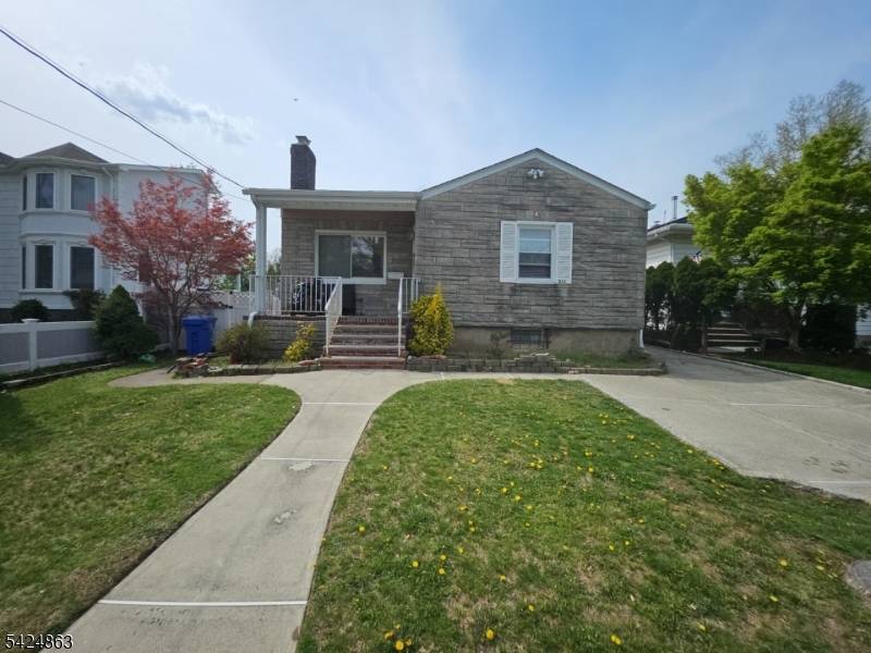 431 Terhune Ave, Paramus Boro, NJ 07652