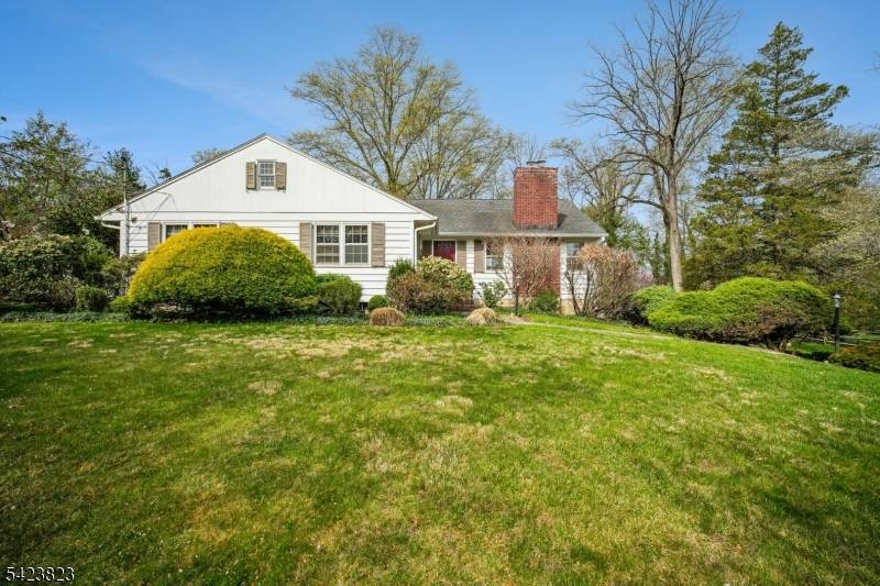 56 E Rayburn Rd, Long Hill Twp., NJ 07946