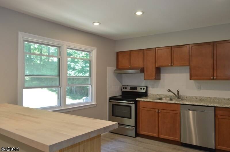 89 Forsythia Ln #A, Paramus Boro, NJ 07652