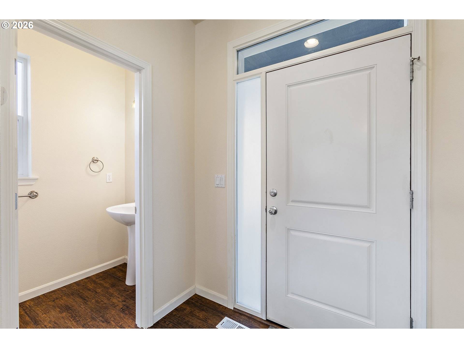 2538 BAINES BLVD, Hubbard, OR 97032