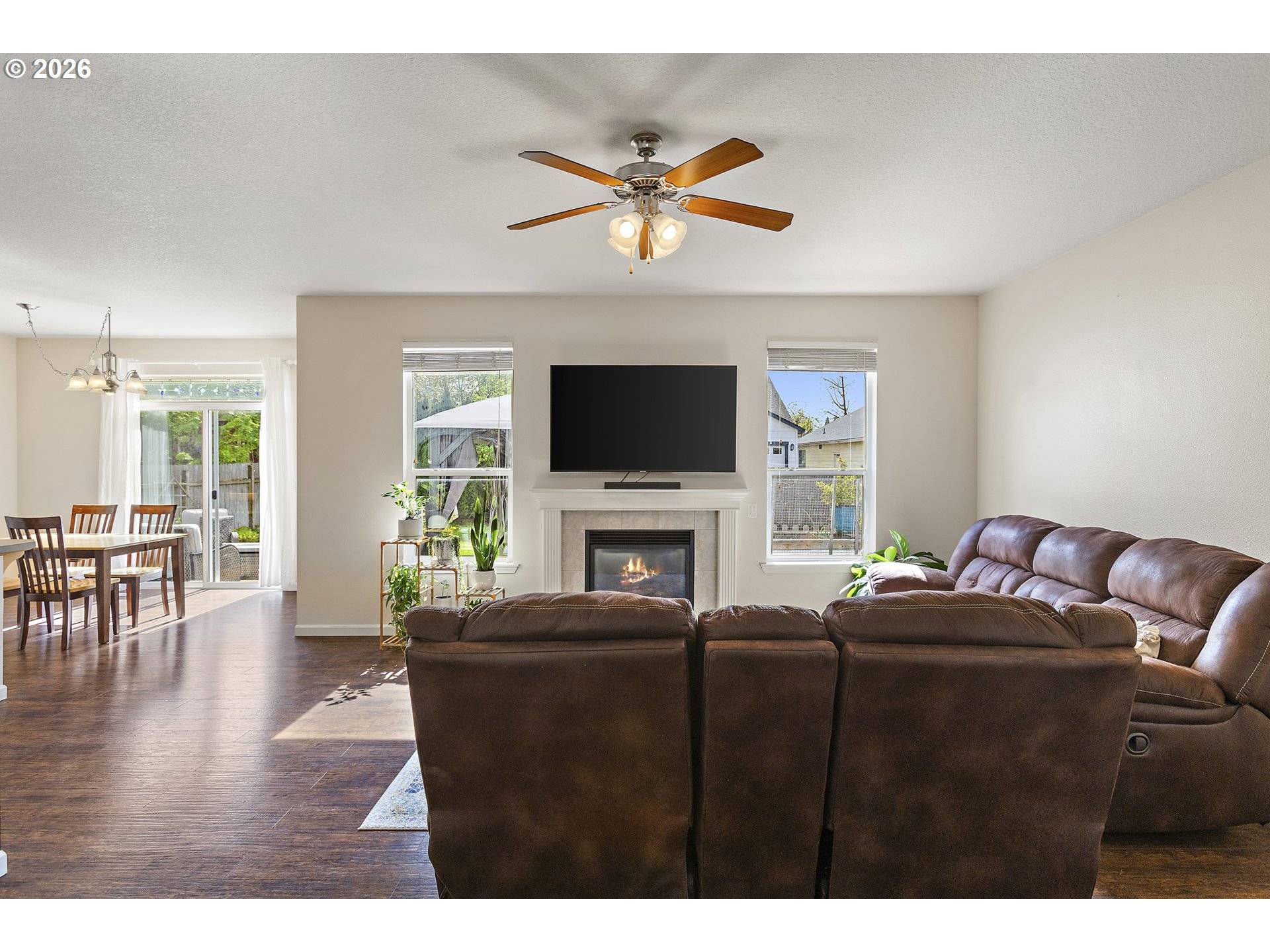 2538 BAINES BLVD, Hubbard, OR 97032