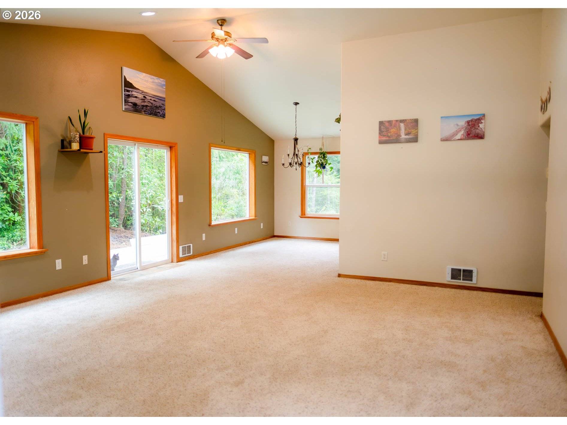 87444 WHISTLING LN, Bandon, OR 97411