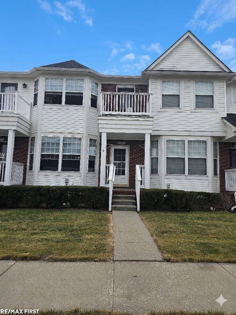 29280 Classic DR, Chesterfield Twp, MI 48051