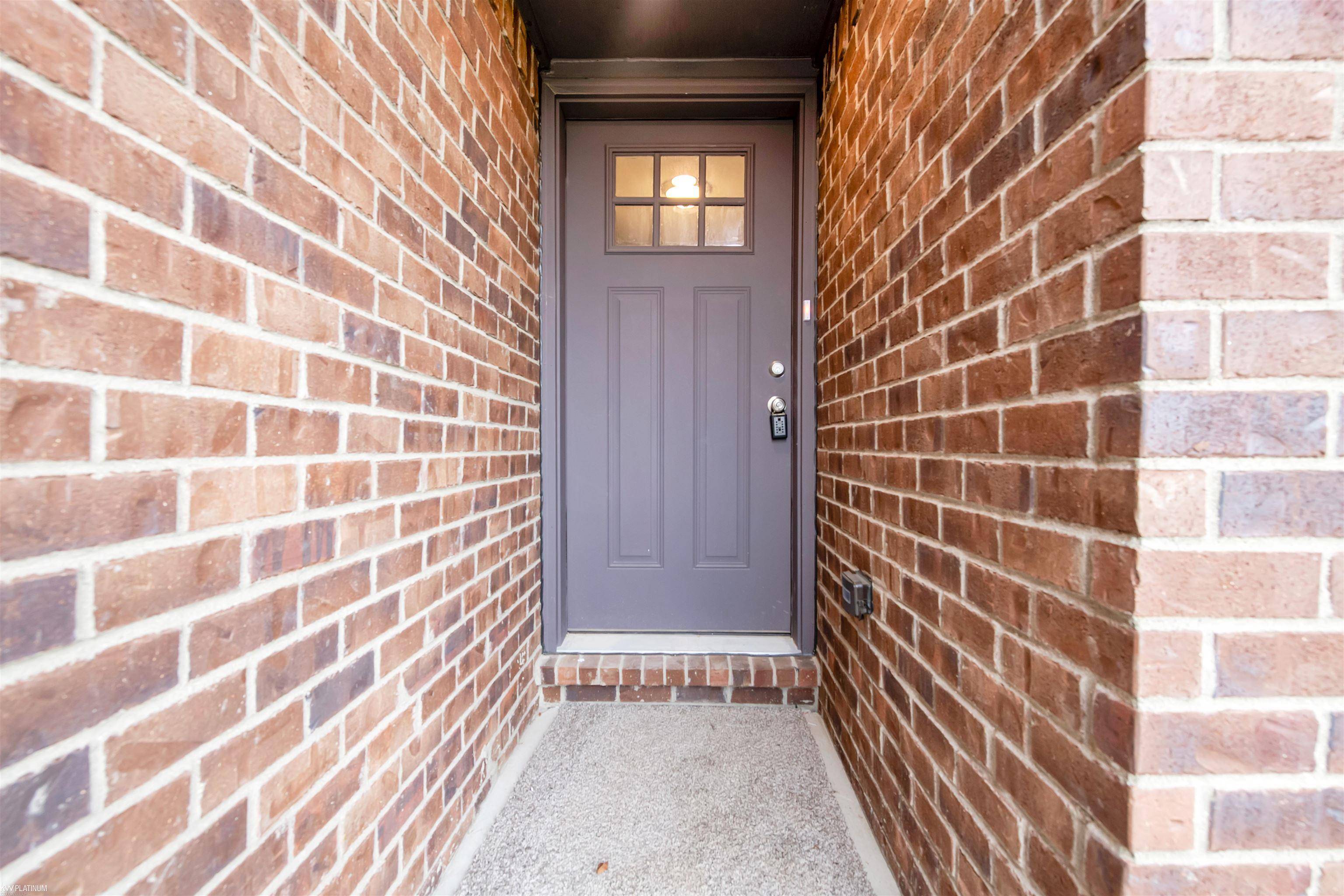 48382 Applegrove LN, Chesterfield Twp, MI 48051