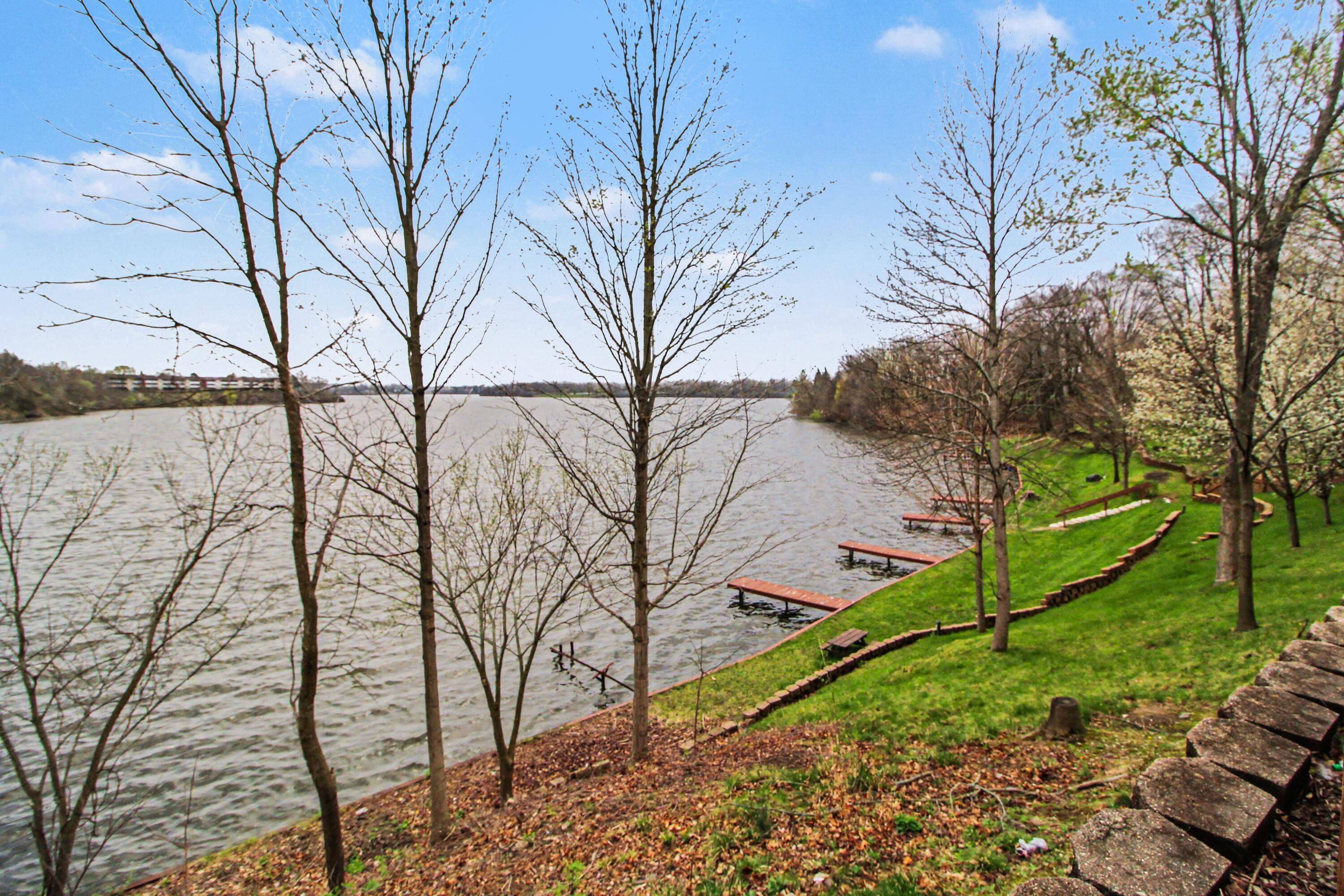 1744 Grove RD #A-202, Ypsilanti Twp, MI 48198