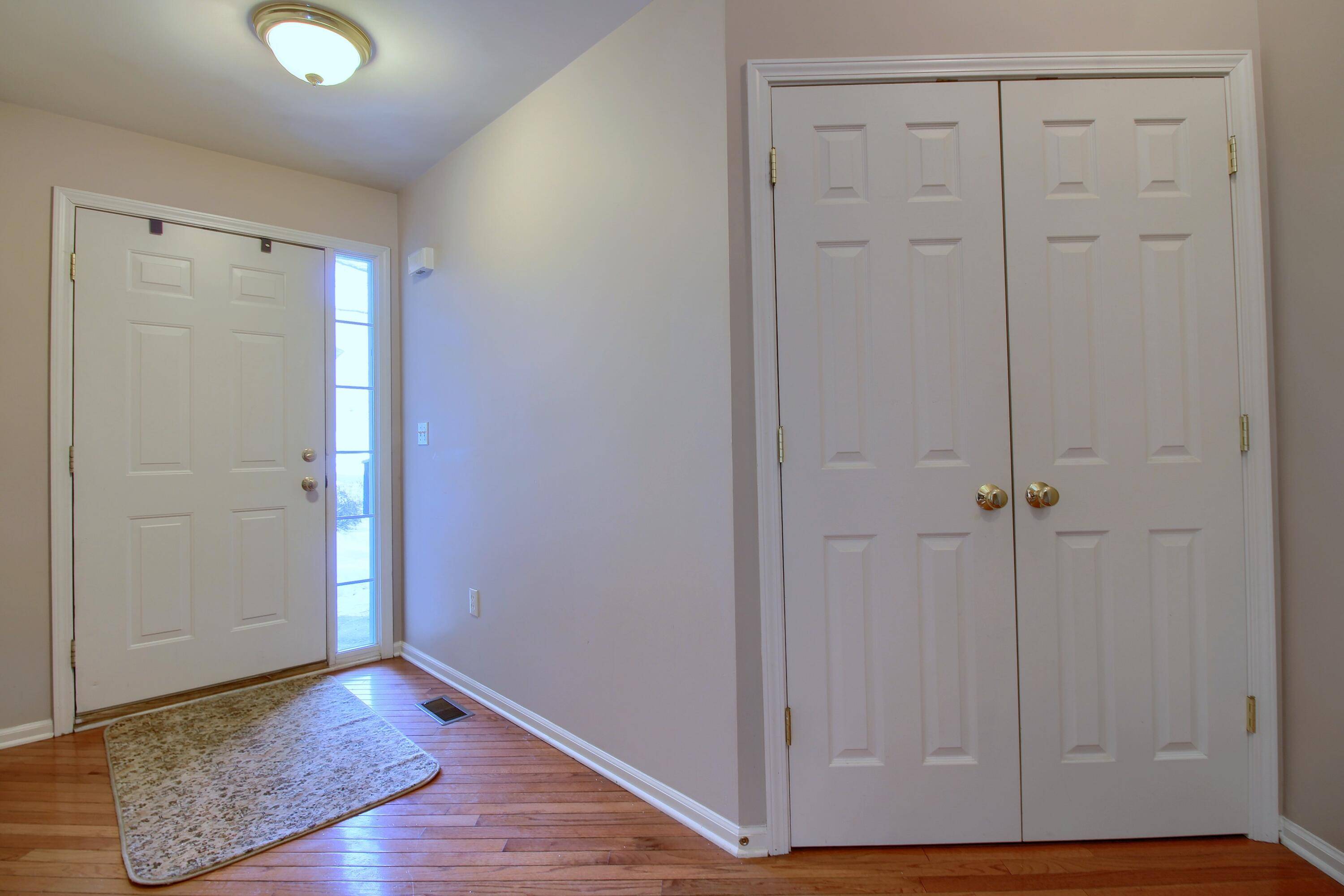 8165 Sequoia LN, White Lake Twp, MI 48386