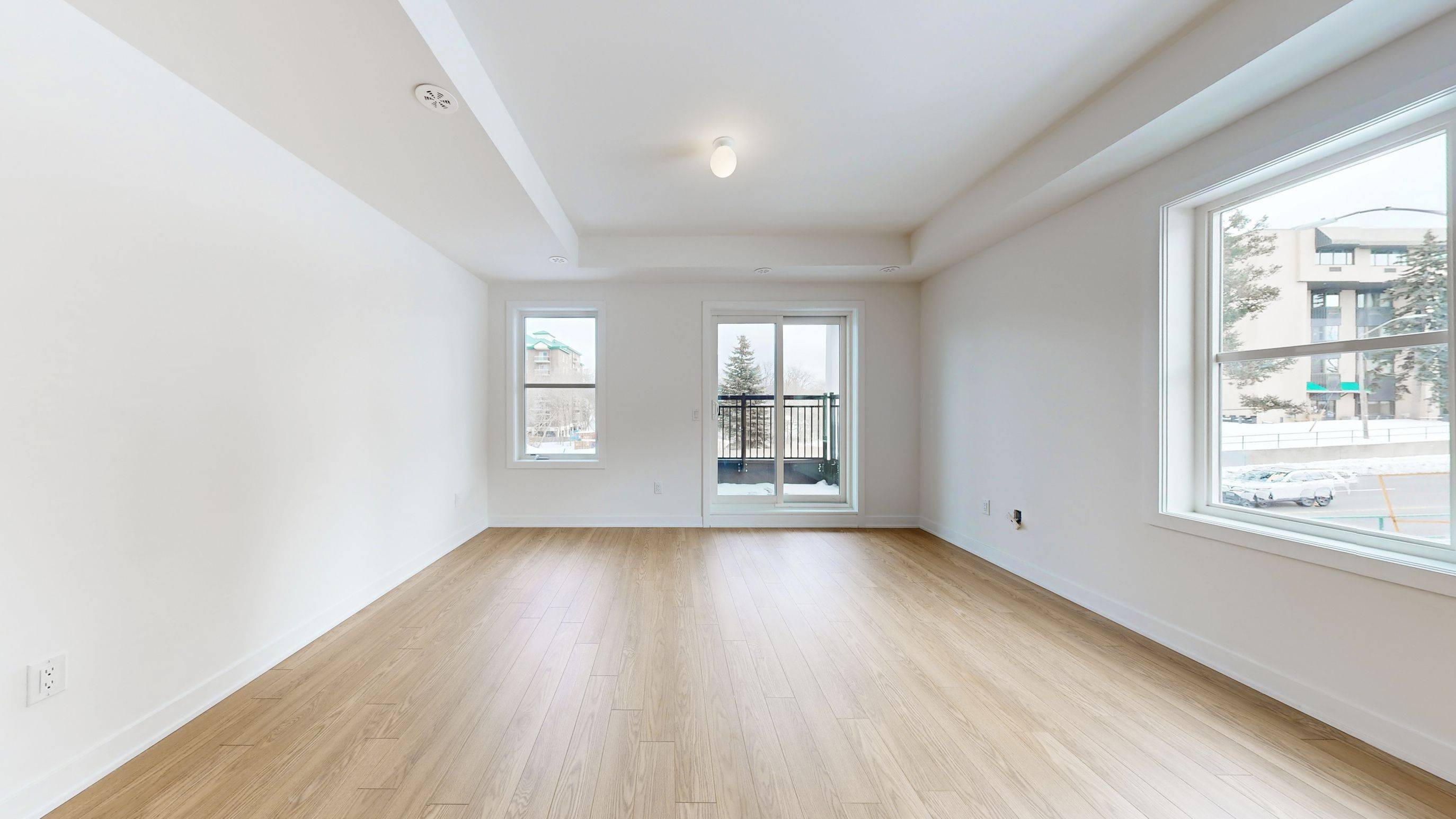 15100 Yonge ST N #216, Aurora, ON L4G 4C8