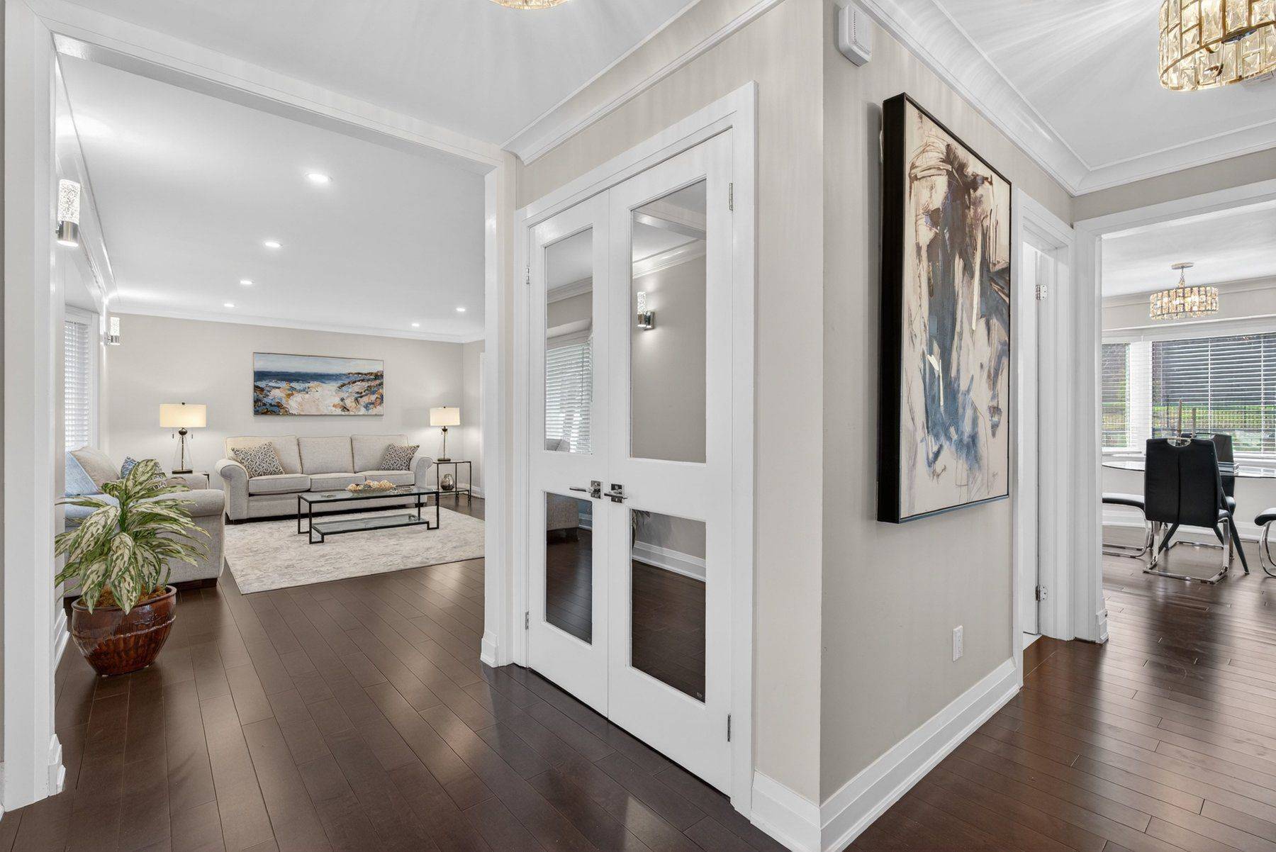 1235 Appleford LN, Burlington, ON L7P 3M1