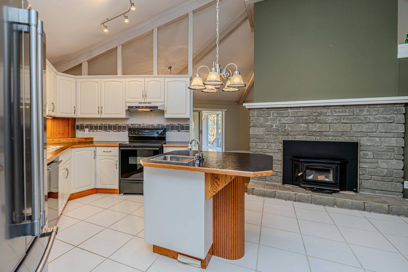 1564 Honey Harbour RD, Georgian Bay, ON L0K 1S0