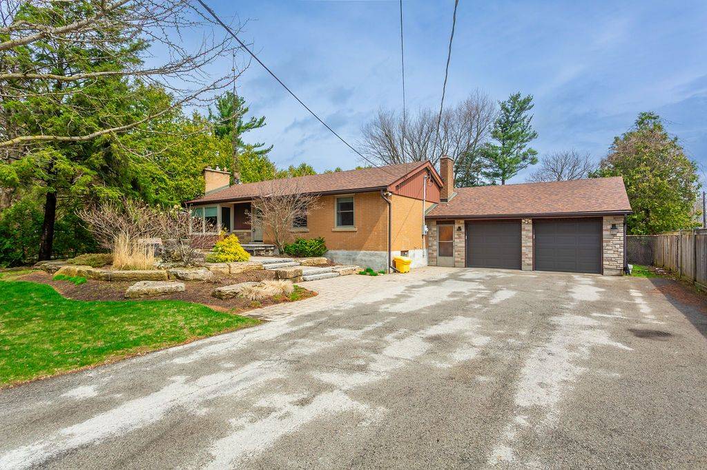 475 Kitty Murray LN, Hamilton, ON L9G 3K9