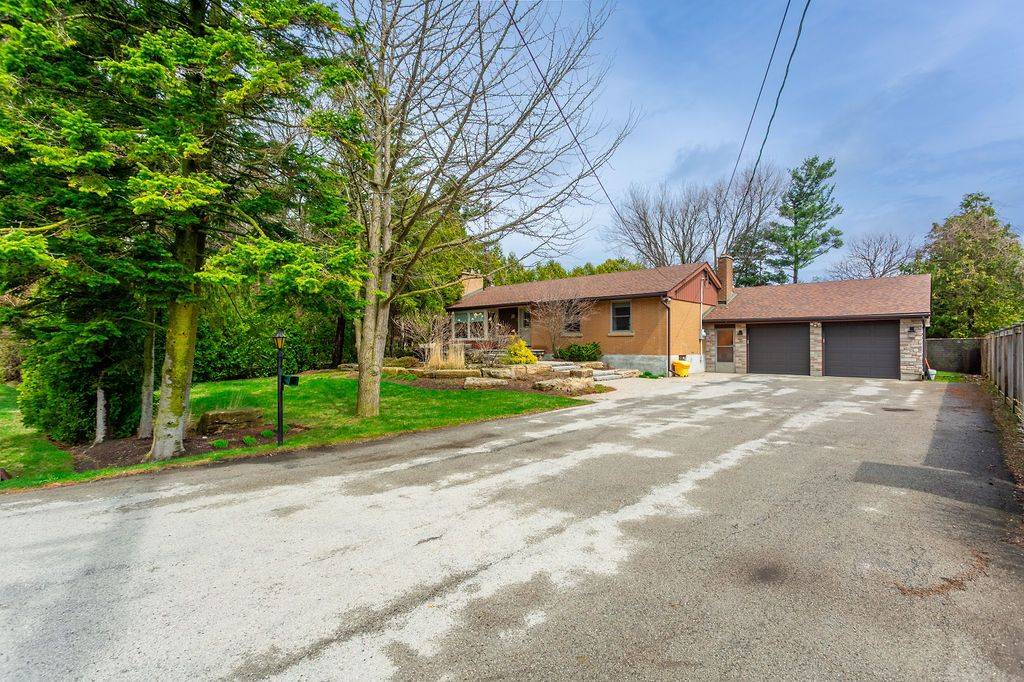 475 Kitty Murray LN, Hamilton, ON L9G 3K9
