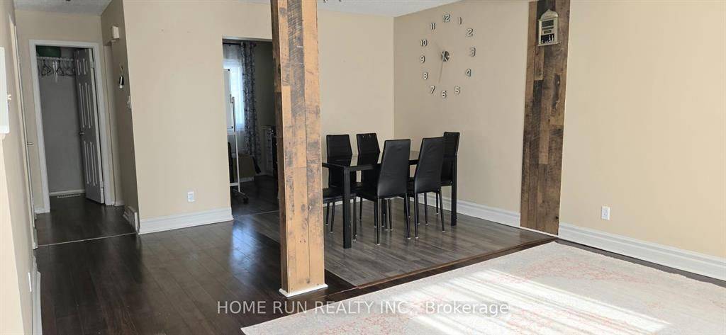 1994 Greenway Park LN, Blackburn Hamlet, ON K1B 5A8