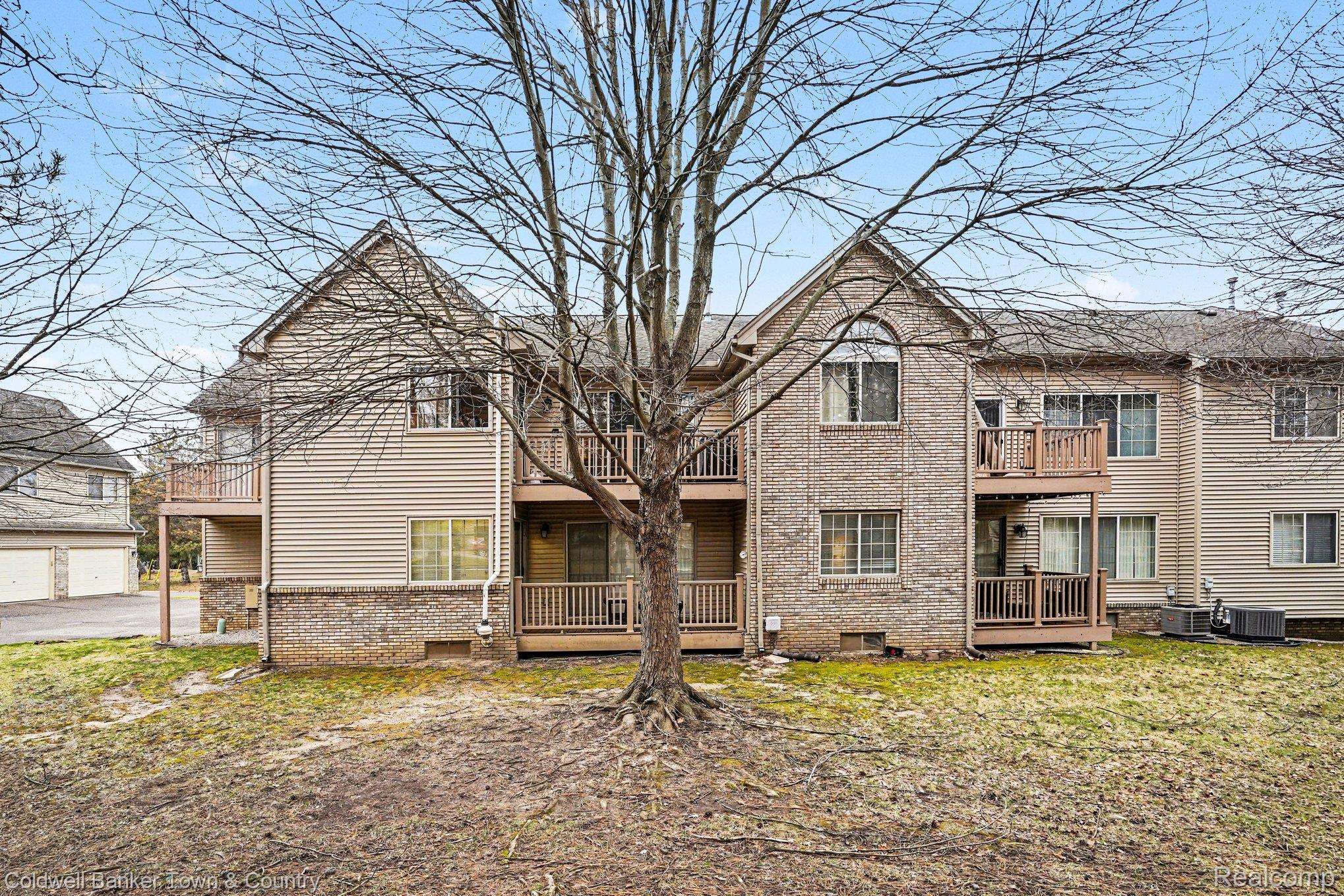 716 S Milford RD, Milford Village, MI 48381