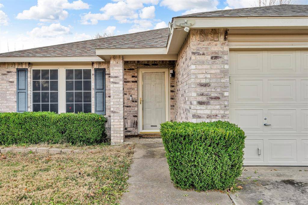 910 Anvil Creek Drive, Arlington, TX 76001