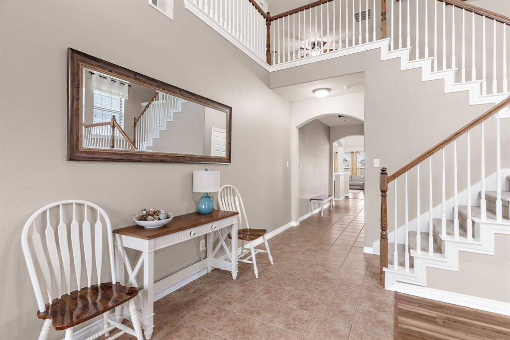 221 Villanova Drive, Van Alstyne, TX 75495