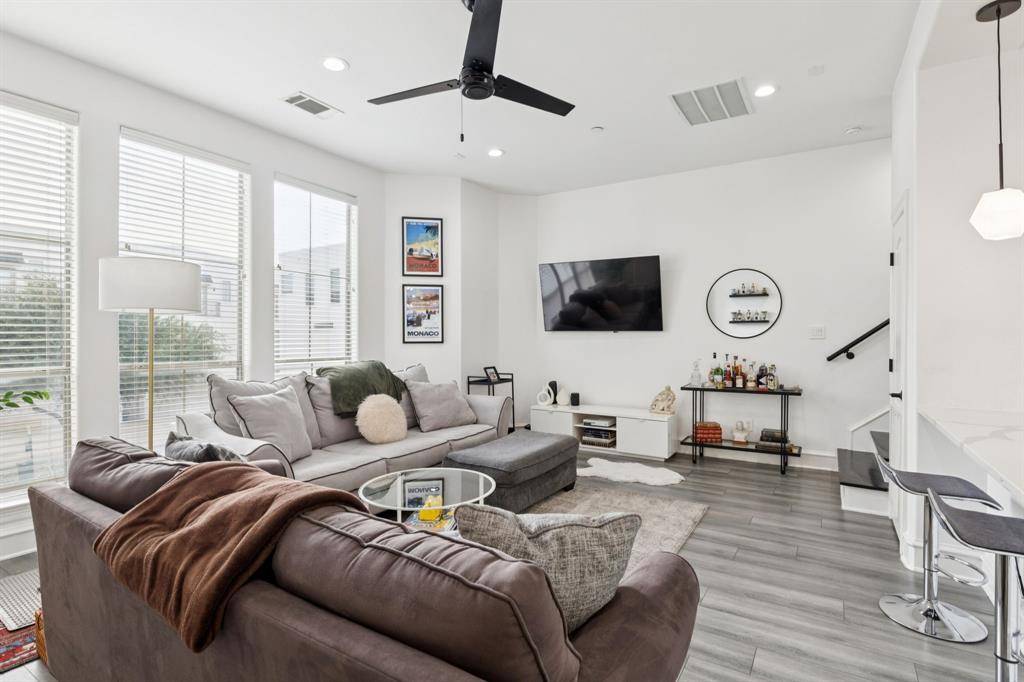 2100 N Fitzhugh Avenue #D, Dallas, TX 75204