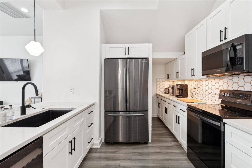 2100 N Fitzhugh Avenue #D, Dallas, TX 75204