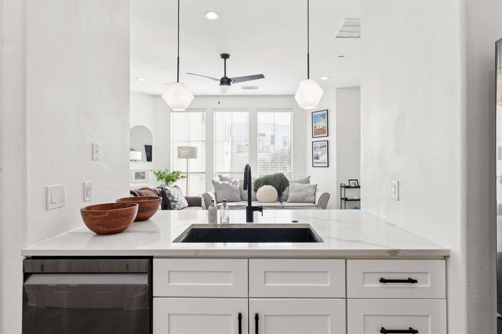 2100 N Fitzhugh Avenue #D, Dallas, TX 75204