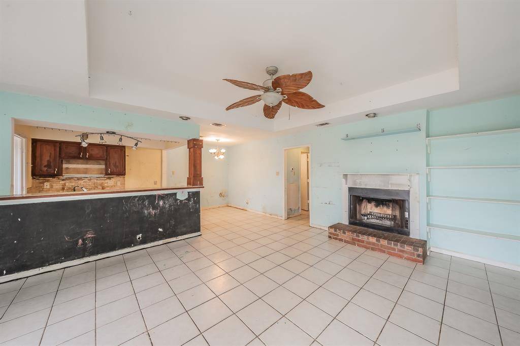 5709 Ranchogrande Drive, Arlington, TX 76017