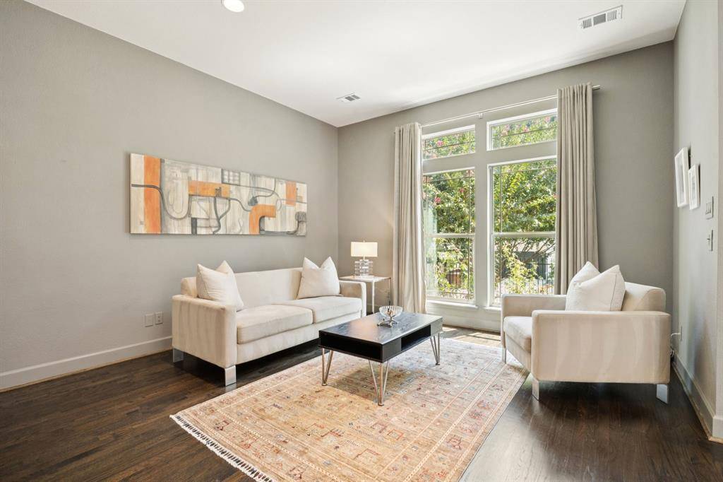 2405 Throckmorton Street, Dallas, TX 75219