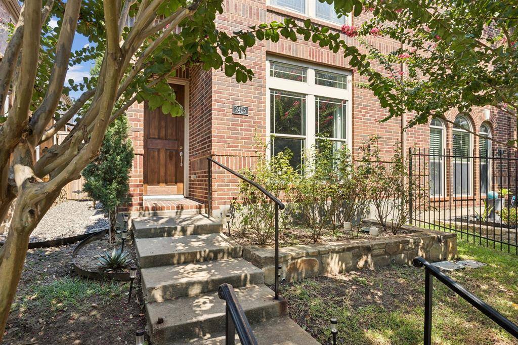 2405 Throckmorton Street, Dallas, TX 75219