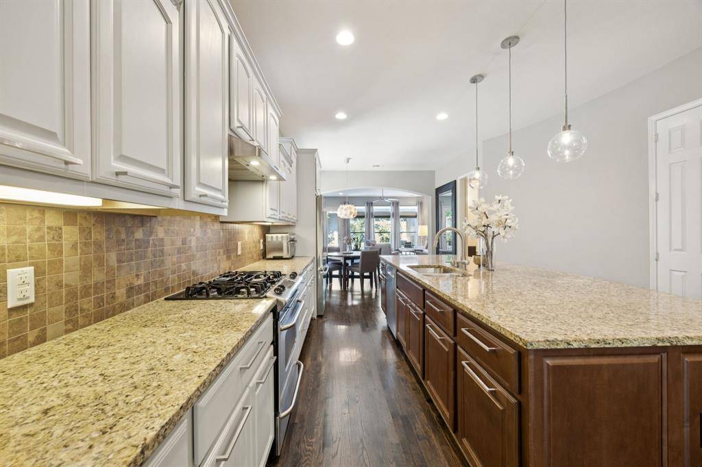 2405 Throckmorton Street, Dallas, TX 75219