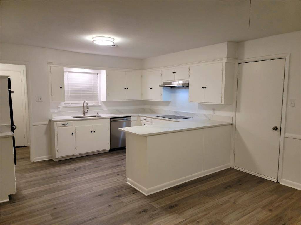 501 Royal Crest Drive, Richardson, TX 75081