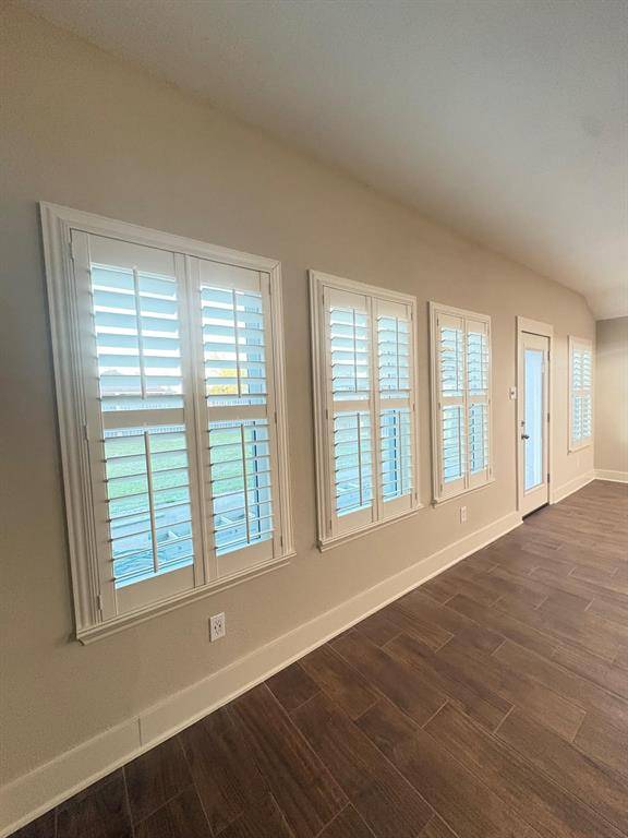 1221 Crooked Creek Court, Midlothian, TX 76065