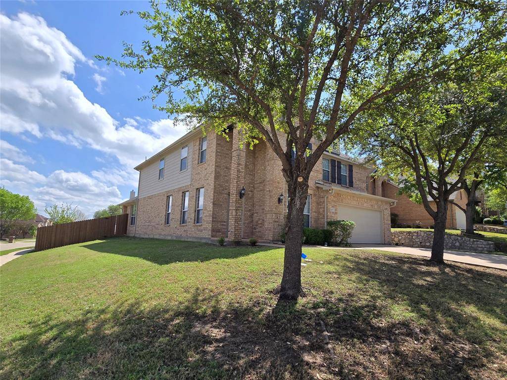 687 Morgan Drive, Grand Prairie, TX 75052