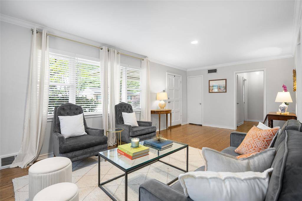 10146 Shadyview Drive, Dallas, TX 75238