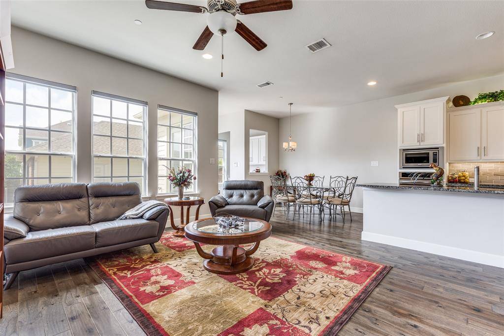 1036 Gardenia Street, Carrollton, TX 75007