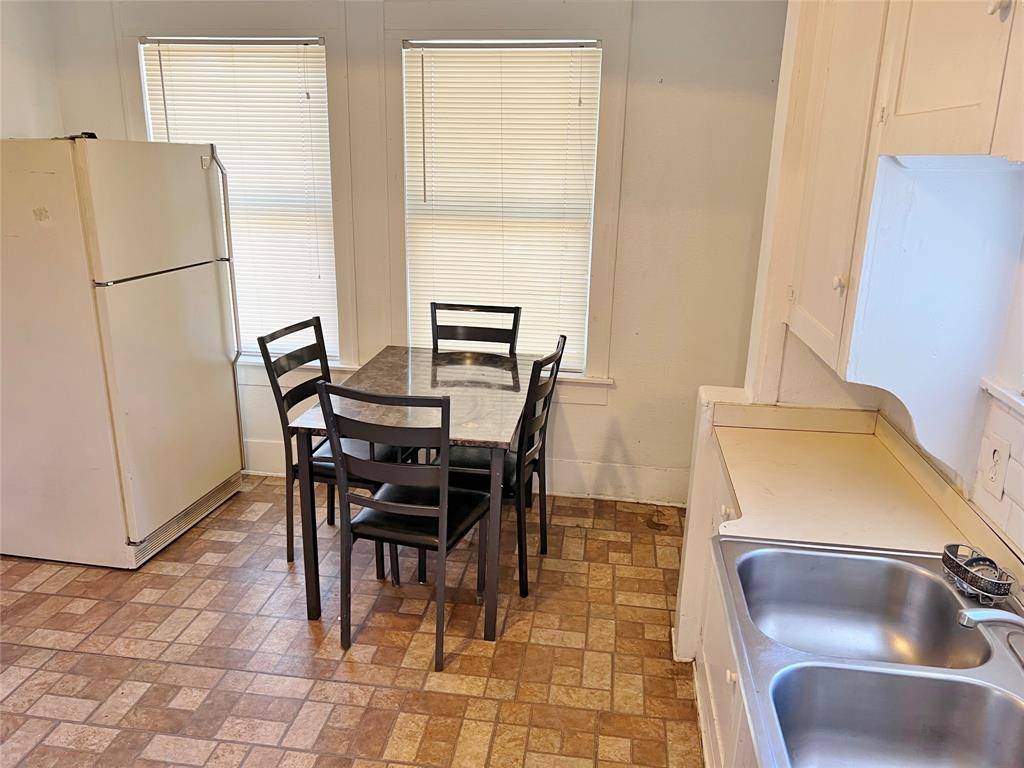 607 Woodbine Avenue, Dallas, TX 75203