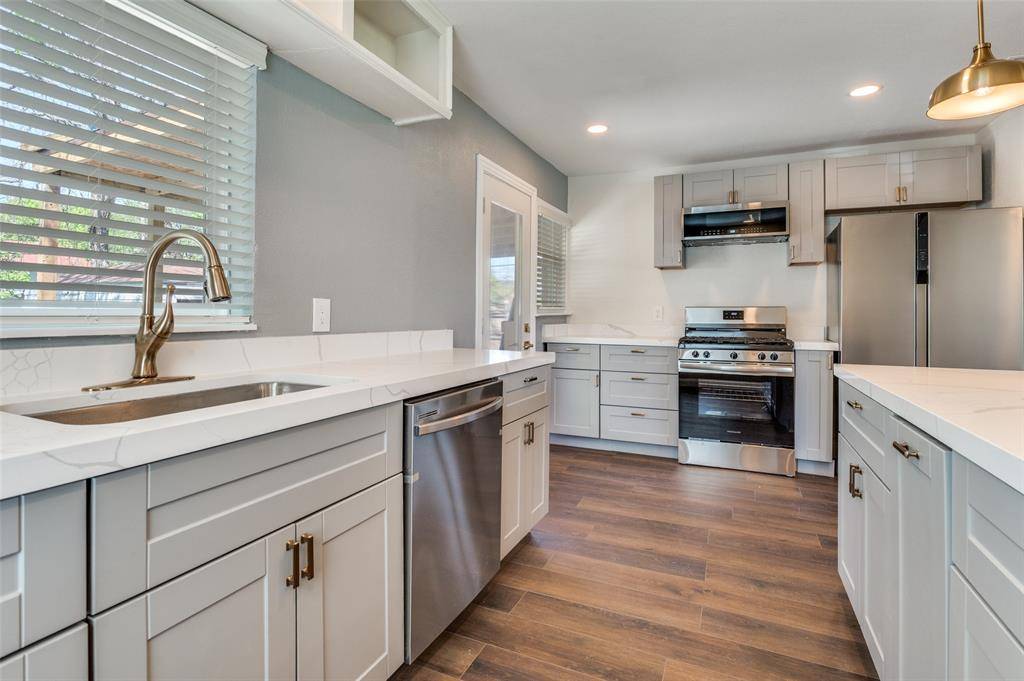 711 Winston Street, Dallas, TX 75208