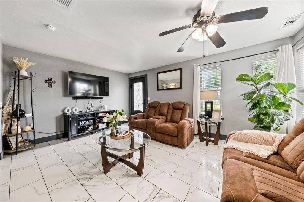 1205 N 17th Street, Waco, TX 76707