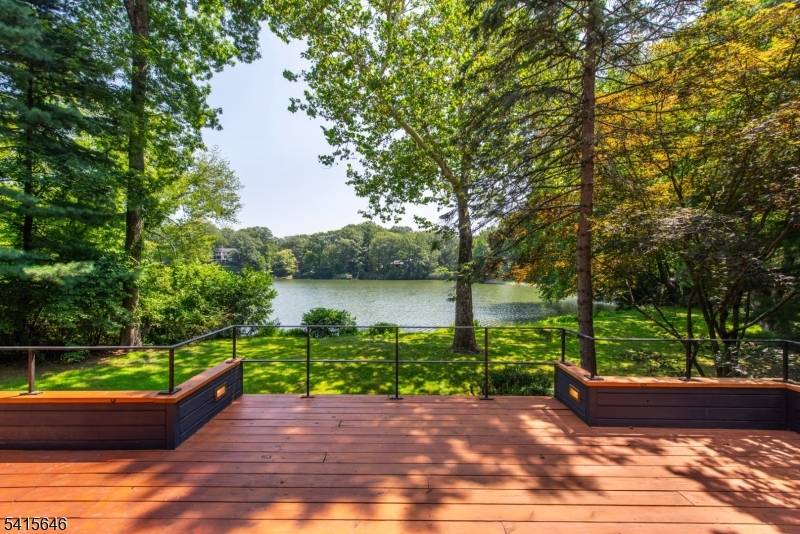 28 W Shore Rd, Mountain Lakes Boro, NJ 07046