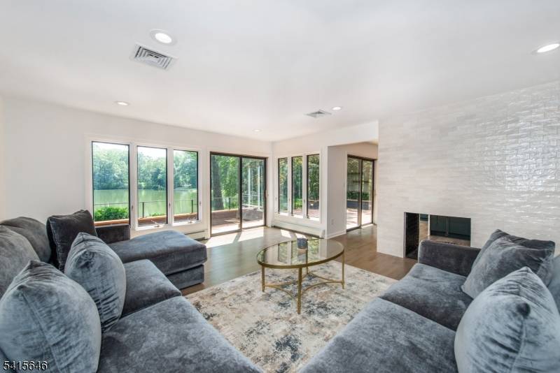 28 W Shore Rd, Mountain Lakes Boro, NJ 07046